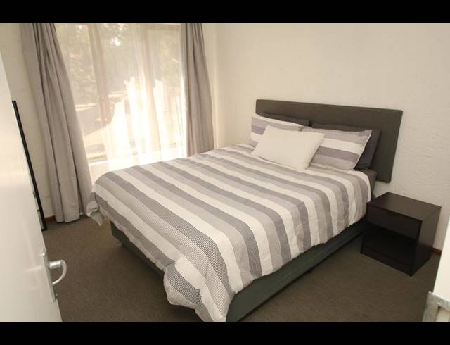 1 BEDROOM APARTMENT FOR SALE IN BRYANSTON